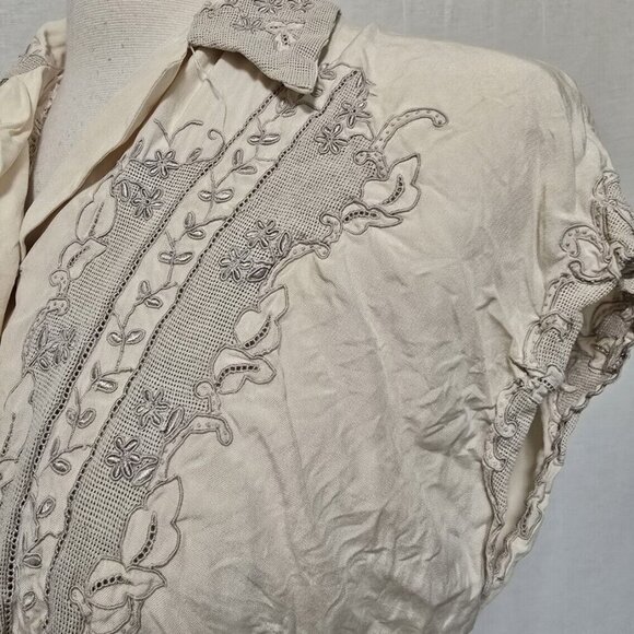 1940s ? Vintage Womens Ivory Blouse Button Up Shirt - Picture 3 of 10